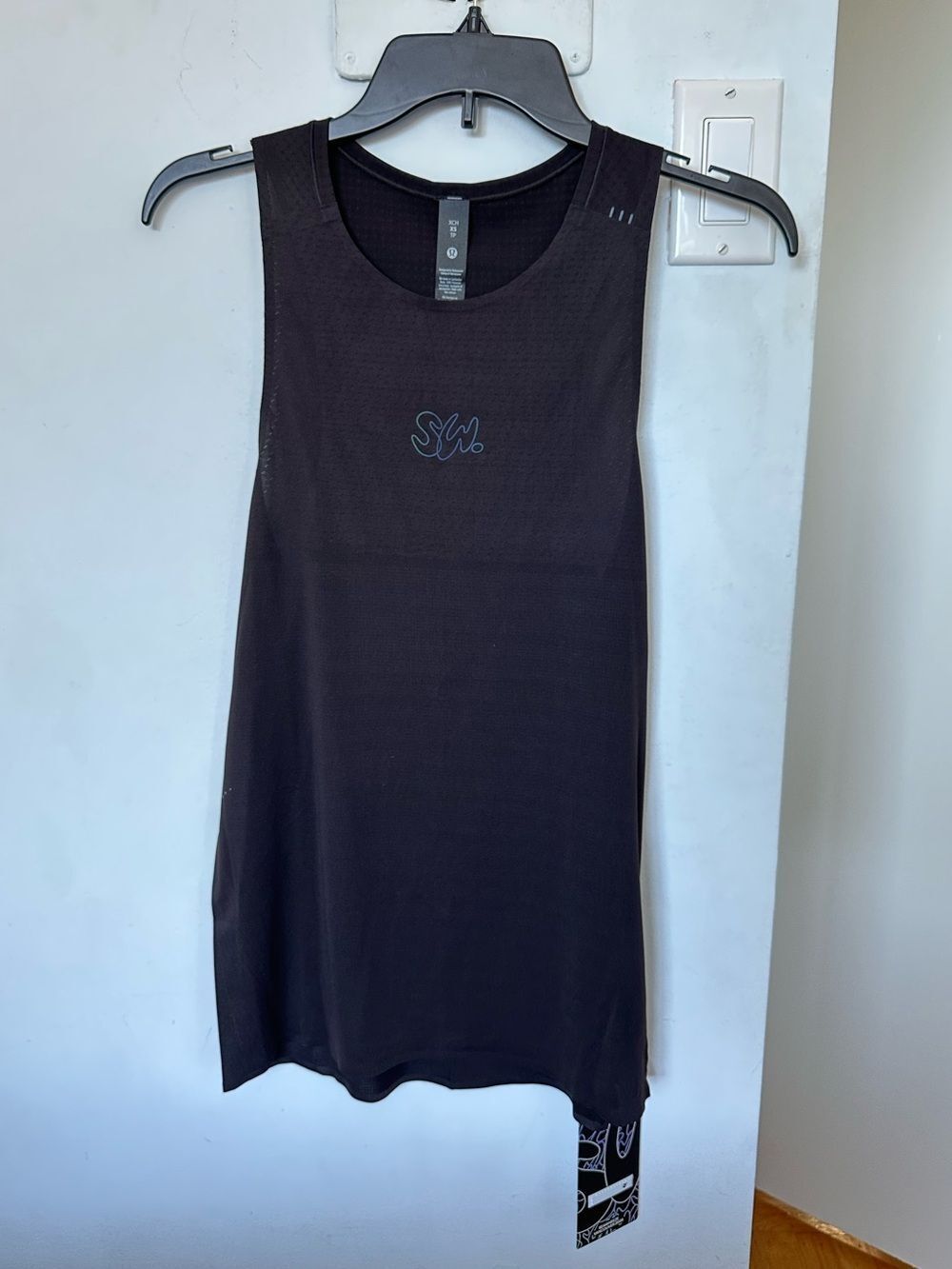 NWT XS Fast Free Graphic Tank 2026 SeaWheeze